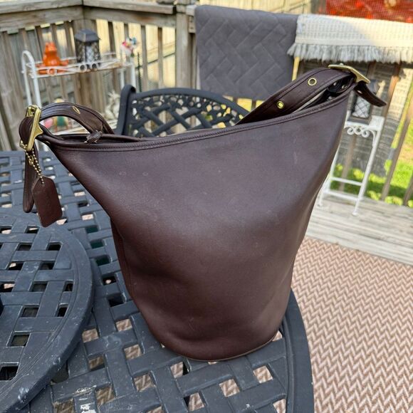 Coach Handbags - Vintage Coach Leather Dark Brown Bucket Bag Duffle Sac Shoulder Purse